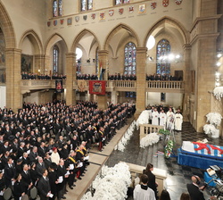 Vista general de la Catedral de Notre-Dame de Luxemburgo durante el funeral