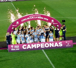 Real Sociedad de Fútbol femenino campeonas de la final de la Copa de Su Majestad la Reina