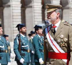Su Majestad el Rey durante la revista