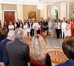 Don Felipe dedica unas palabras a la 43ª Promoción de Letrados de la Administración de Justicia 