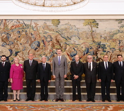 Don Felipe acompañado de la Junta Directiva de la Real Maestranza de Caballería de Zaragoza