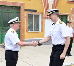 Su Majestad el Rey recibe el saludo del Almirante Jefe de Estado Mayor de la Armada (AJEMA), Teodoro López Calderón