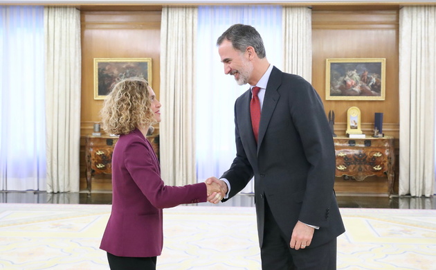 Su Majestad el Rey recibe el saludo de la presidenta del Congreso de los Diputados, Meritxell Batet Lamaña