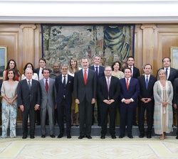 Su Majestad el Rey junto a la representación de los miembros de Concordia y su Consejo de Liderazgo, y a la Junta de Gobierno de la Cámara de Comercio