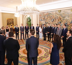 Su Majestad el Rey durante la adudiencia a los nuevos Ingenieros Técnicos de Obras Públicas del Estado 