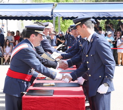 Entrega de los Reales Despachos a los Oficiales 