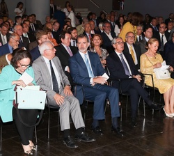 Don Felipe en el auditorio de Casa de América