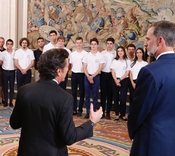 Su Majestad el Rey durante la intervención del rector de la Universidad Francisco de Vitoria, Daniel Sada Castaño