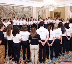 Audiencia de Su Majestad el Rey con los 50 jóvenes participantes en el programa “Becas Europa”