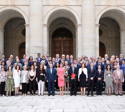 Su Majestad la Reina con los directores de los Centros del Instituto Cervantes 