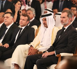 Su Majestad el Rey junto a los Jefes de Estado presentes en la ceremonia