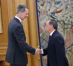 Su Majestad el Rey recibe el saludo del presidente de la Ciudad Autónoma de Ceuta, Juan Jesús Vivas Lara