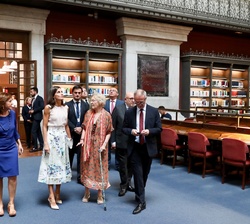 Doña Letizia durante la visita a la Biblioteca Nacional de España