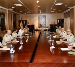 Su Majestad el Rey en la Sala de Directores