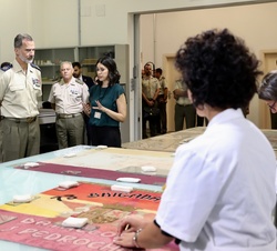 Don Felipe durante la visita