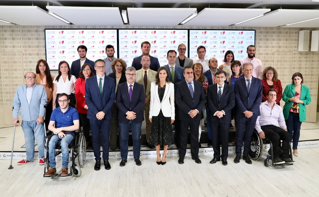 Su Majestad la Reina junto a los trabajadores de Servimedia