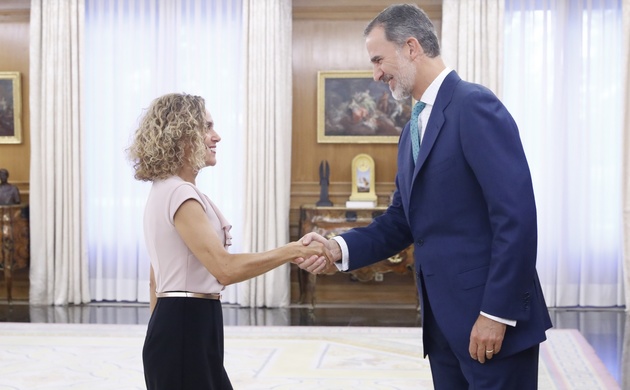 Su Majestad el Rey recibe el saludo de la presidenta del Congreso de los Diputados, Meritxell Batet, durante la audiencia del 12 de septiembre de 2019