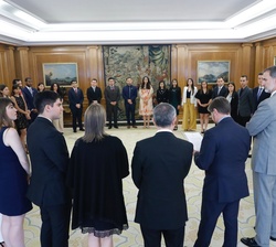 Don Felipe durante el desarrollo de la audiencia