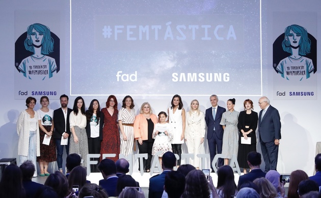 Su Majestad la Reina junto los participantes en el Proyecto “#Femtástica”