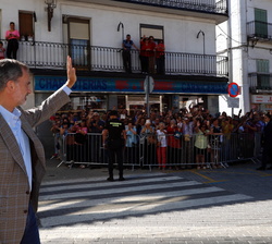 Su Majestad el Rey saluda a los vecinos de Arganda del Rey