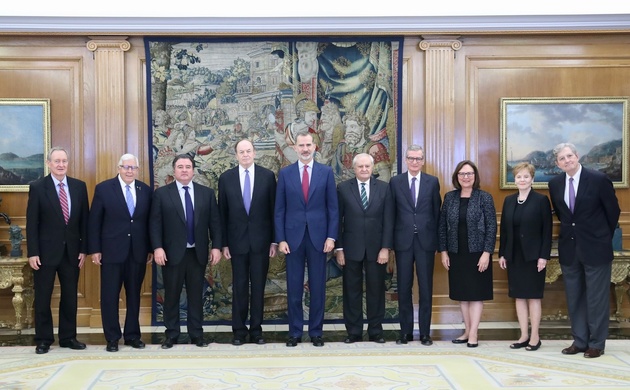 Su Majestad el Rey junto a la delegación del Congreso de los Estados Unidos de América asistente a la audiencia