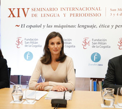Su Majestad la Reina durante el desarrollo del seminario
