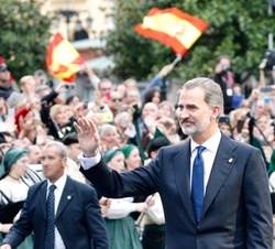 Su Majestad el Rey a su llegada al Teatro Campoamor