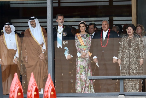 Don Felipe y Doña Letizia durante la solemne ceremonia de Entronización de Su Majestad el Emperador Naruhito