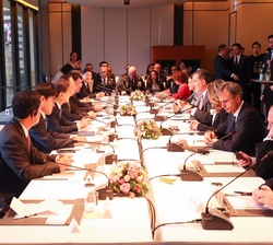 Desayuno de trabajo de Su Majestad el Rey con los principales conglomerados industriales de la República de Corea