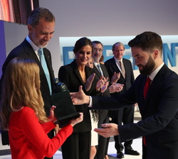 Su Alteza Real la Princesa de Asturias y de Girona entrega el Premio FPdGi Artes y Letras 2019 a Rafael Rodríguez Villalobos