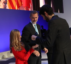 Su Alteza Real la Princesa de Asturias y de Girona entrega el Premio FPdGi Investigación Científica 2019 a Xavier Ros-Oton