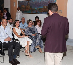 Su Majestad la Reina durante la exposición del Director de la Escuela Taller "Gaspar Melchor de Jovellanos" de La Habana