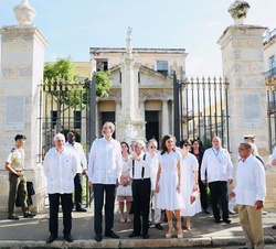Don Felipe y Doña Letizia tras la visita realizada al Templete