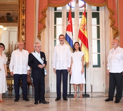 Eusebio Leal, historiador de la ciudad de La Habana, dirige unas palabras ante Sus Majestades los Reyes tras recibir la Gran Cruz de Carlos III