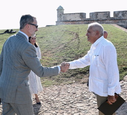 Sus Majestades los Reyes a su llegada al Castillo de Morro de San Pedro de la Roca