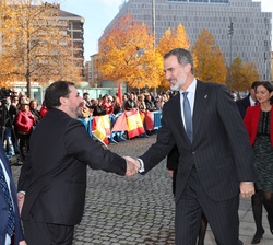 Su Majestad el Rey recibe el saludo del presidente del Parlamento de Navarra, Unai Hualde