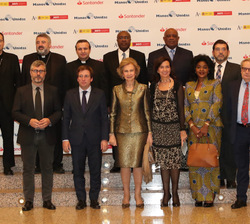 Su Majestad la Reina Doña Sofía junto a las autoridades y personalidades
