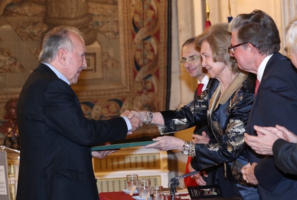 Doña Sofía entrega el premio Reina Sofía de Poesía Iberoamericana 2019 a Joan Margarit