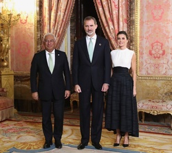 Sus Majestades los Reyes junto al Excmo. Sr. Antònio Costa, Primer Ministro de la República Portuguesa