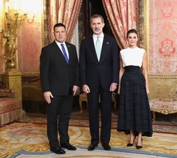 Sus Majestades los Reyes junto al Excmo. Sr Jüri Ratas, Primer Ministro de la República de Estonia