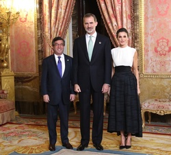 Sus Majestades los Reyes junto al Excmo. Sr. Luis Alberto Moreno, Presidente del Banco Interamericano de Desarrollo