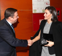 Su Majestad la Reina recibe el saludo del ministro de Agricultura, Pesca y Alimentación en funciones, Luis Planas