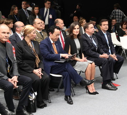 Doña Letizia ocupa su lugar antes del comienzo del evento sobre el OBJETIVO 12 sobre desarrollo sostenible