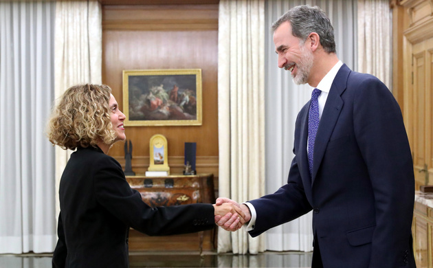 Su Majestad el Rey recibe el saludo de la presidenta del Congreso, Doña Meritxell Batet Lamaña