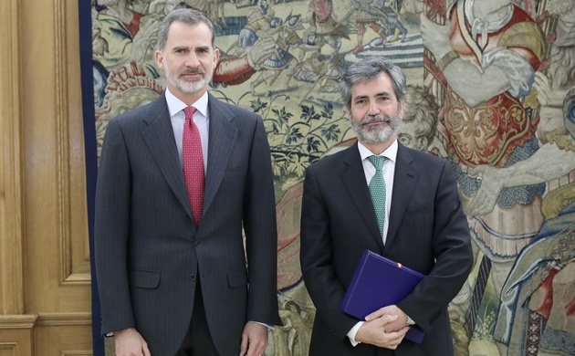 Su Majestad el Rey junto al presidente del Tribunal Supremo y del Consejo General del Poder Judicial, Carlos Lesmes Serrano