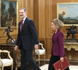S.M. el Rey junto a la presidenta del Congreso de los Diputados, Meritxell Batet Lamaña