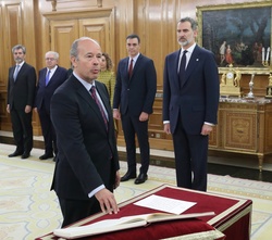 Don Juan Carlos Campo, ministro de Justicia, promete su cargo ante Su Majestad el Rey