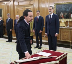 Don Pablo Iglesias, vicepresidente segundo del Gobierno y ministro de Derechos Sociales y Agenda 2030, promete su cargo ante Su Majestad el Rey