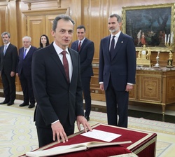 Don Pedro Duque, ministro de Ciencia e Innovación, promete su cargo ante Su Majestad el Rey