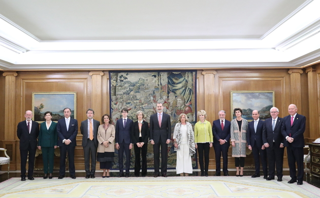 Su Majestad el Rey junto a la representación de la Fundación Gregorio Ordóñez Fenollar